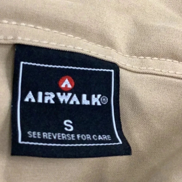 Airwalk Size Small Khaki Patches Embroidered Button Down Men’s Shirt. New - Picture 7 of 8
